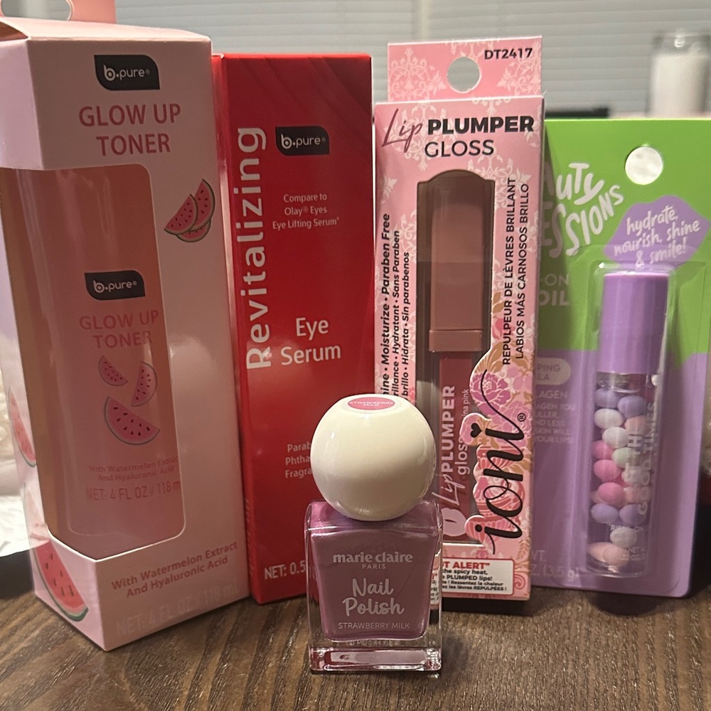 Marie Claire Pink Press-On Nails — Strawberry Pink Full-Cover Set